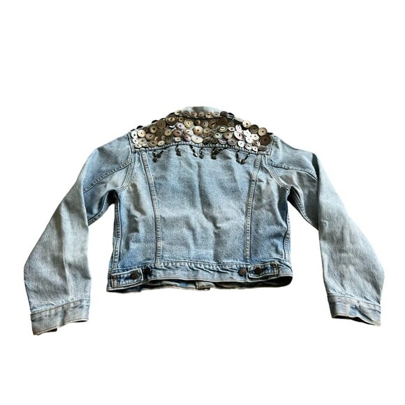 VTG. Levis Womens Denim Jacket Light Blue Buttons Sequin Pockets Long Sleeve - Picture 2 of 12